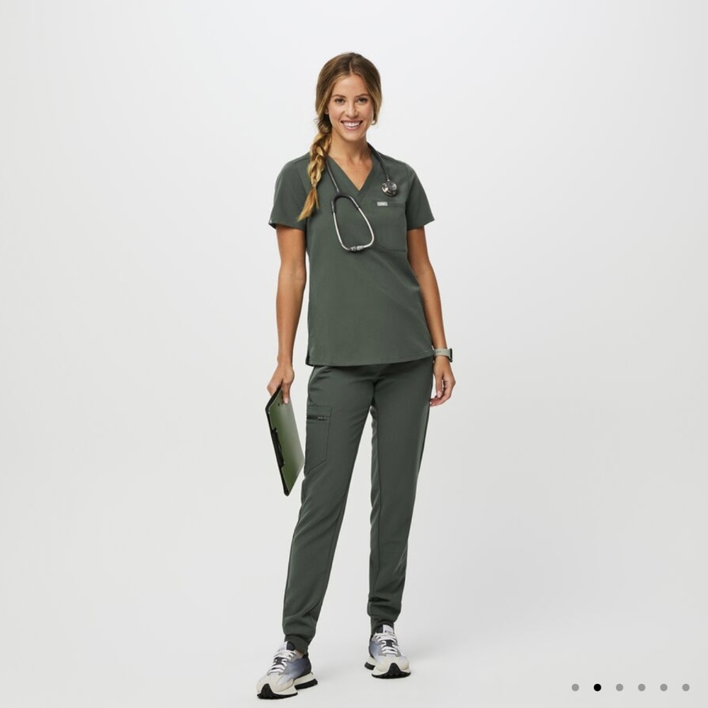 Olive Figs Scrubs Set